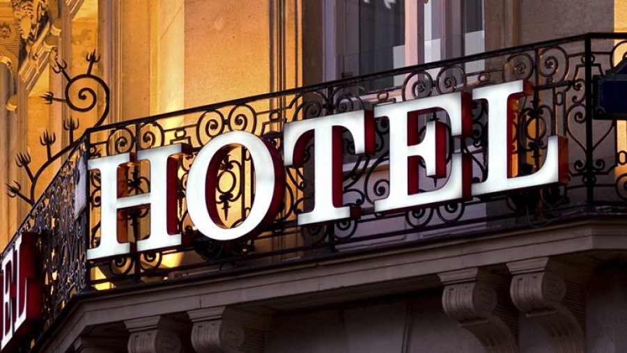 Ja sa persona frekuentuan hotelet në Kosovë