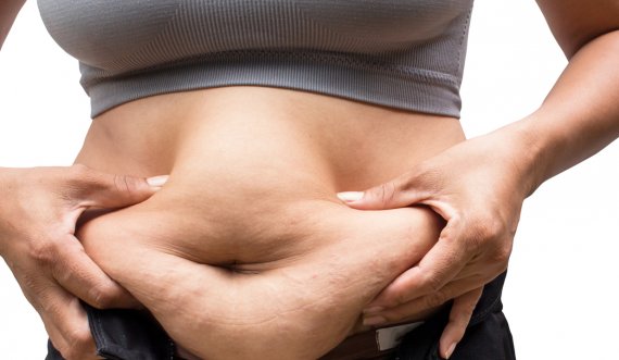 Ushqimet që ju ndihmojnë ta shkrini dhjamin abdominal