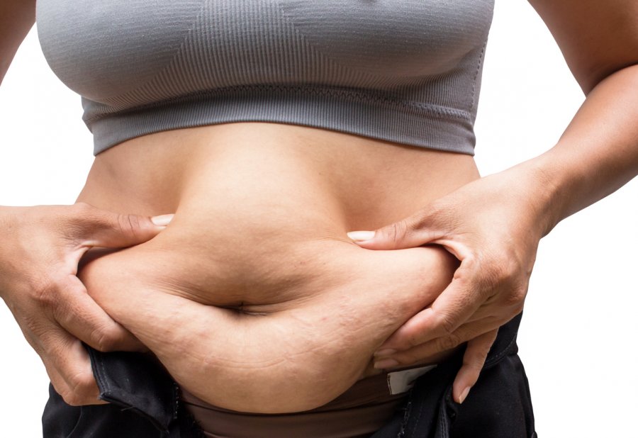 Ushqimet që ju ndihmojnë ta shkrini dhjamin abdominal