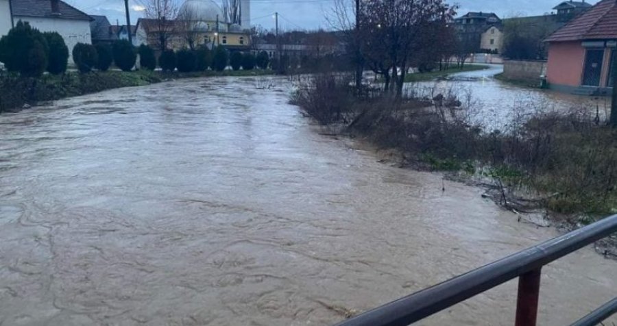 Paralajmërohen vërshime në këto pjesë të Kosovës