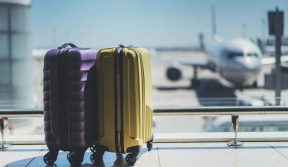 Erdhi për pushime nga Norvegjia në Kosovë, i humb valixhja me ari në vlerë 14 mijë euro në aeroport