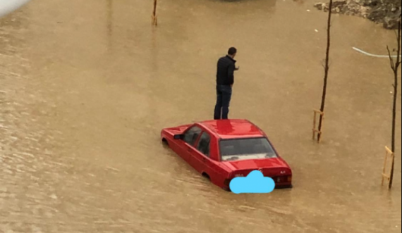 Shpallet gjendje e jashtëzakonshme në Skenderaj, mbyllen shkollat