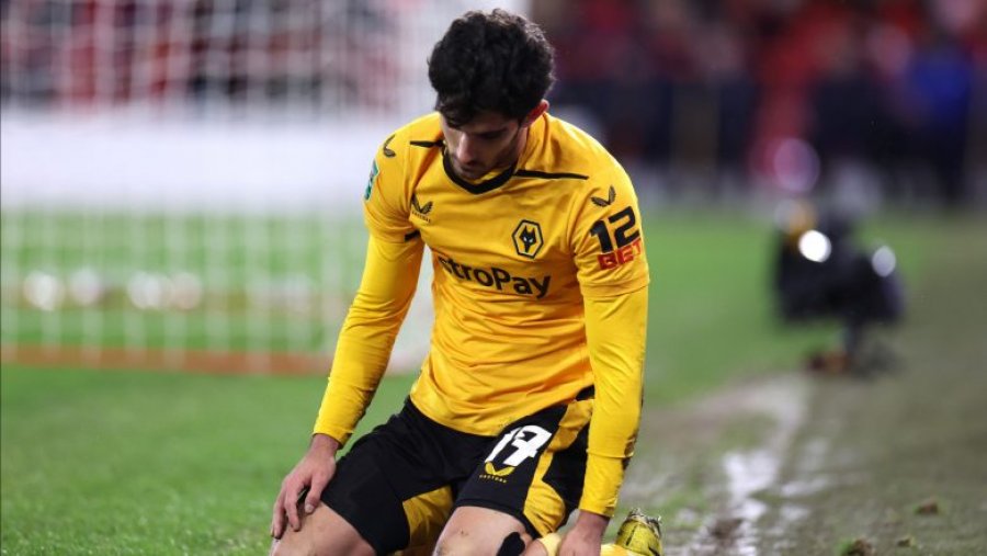 Barcelona po punon për huazimin e Goncalo Guedes nga Wolves