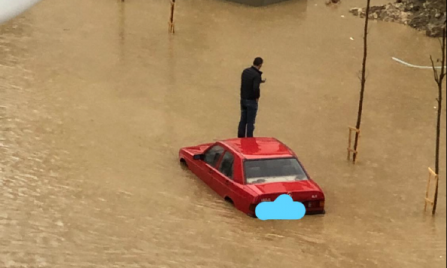 Shpallet gjendje e jashtëzakonshme në Skenderaj, mbyllen shkollat