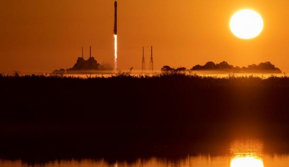 SpaceX lëshon një satelit GPS 