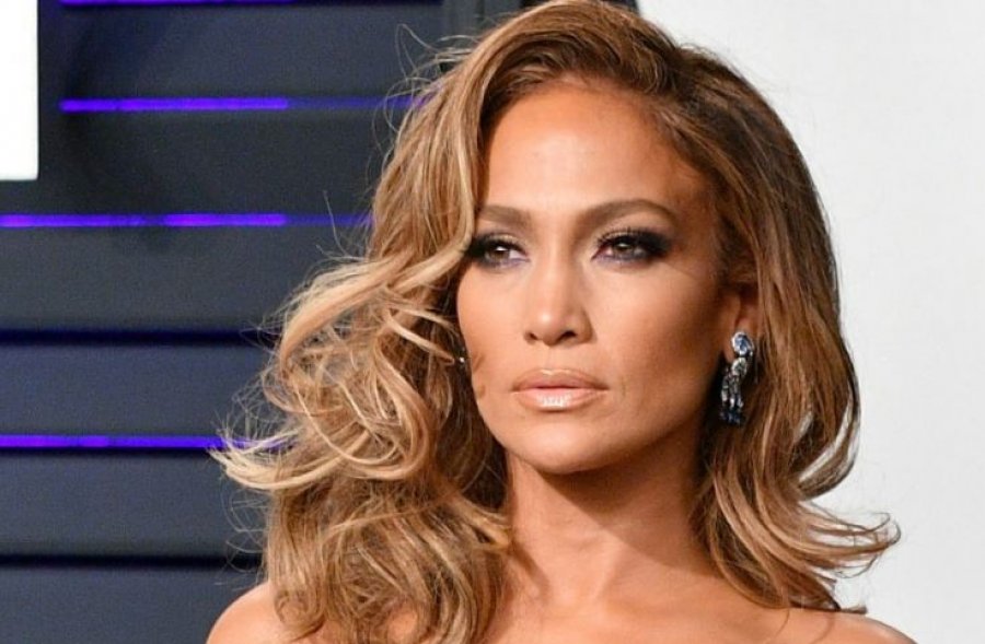 Jennifer Lopez kërkon ndihmë për Turqinë dhe Sirinë