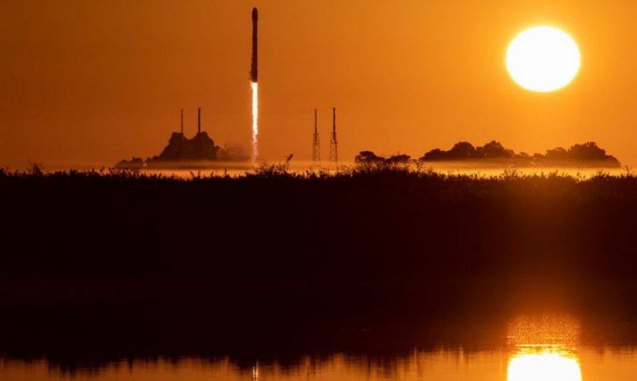 SpaceX lëshon një satelit GPS 