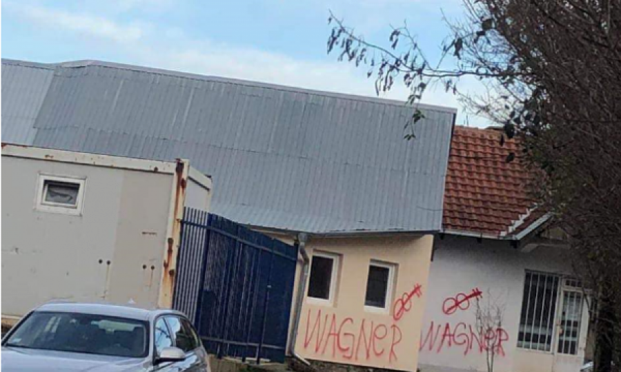 Në Mitrovicë shënohet mbishkrimi “Wagner” në shkollë dhe në Shtëpinë e Shëndetit