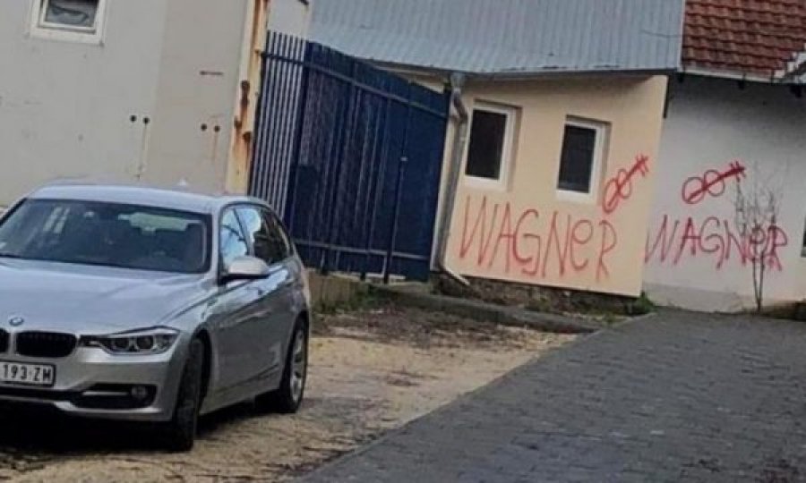 Nisin hetimet për grafitet “Wagner” në veri të vendit