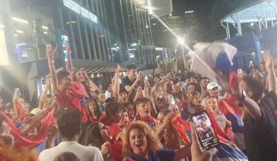 Tifozë serbë provokojnë edhe  në Australi,  këndojnë  këngë “Kosova është Serbi”