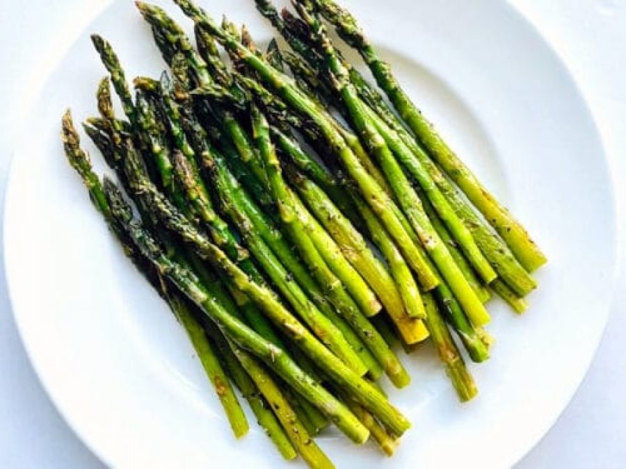 Këto janë përfitimet nga asparagusi