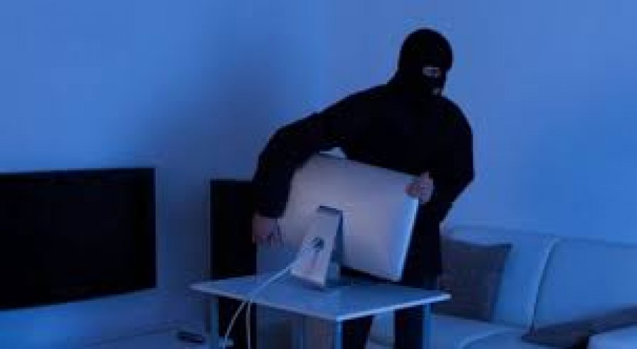 Një grua në Malshevë hajnat ja vjedhin disa kompjutera