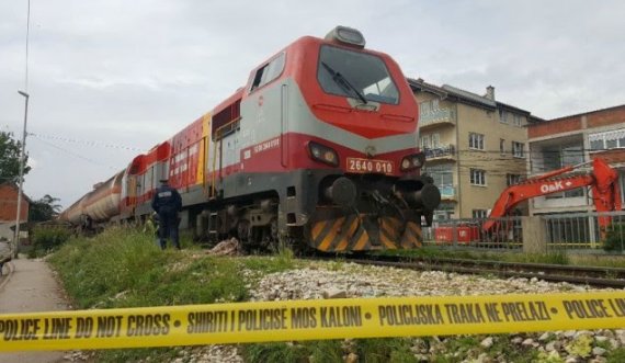 Treni godet veturën në Klinë, lëndohet një person