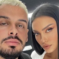 Portret i bukur familjar, Einxhel dhe Dj Dagz dalin në shëtitje me djalin e tyre