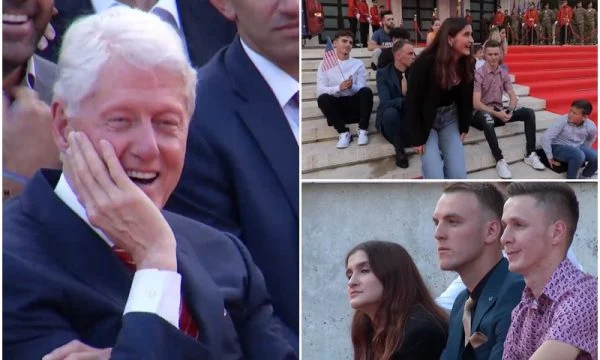 Të rinjtë nga Kosova surprizojnë ish-Presidentin Clinton në Tiranë