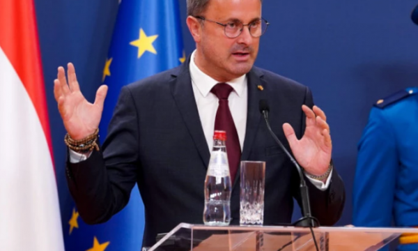 Bettel: Është interes edhe i BE-së de-eskalimi i situatës në Veri