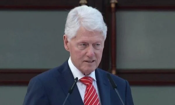 Situata në Veri, Clinton: T’i jepet fund kësaj marrëzie