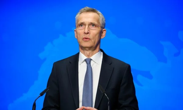 Jens Stoltenberg do të qëndrojë si shef i NATO-s edhe për një vit