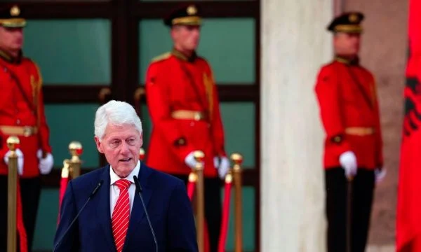 Mendon se Kosova gaboi, krejt çka tha dje Clinton për situatën në veri