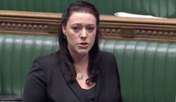 Deputetja britanike Alicia Kearns denoncon me fakte:  Sulmet ndaj KFOR-it dhe rezervat e gjetura nga policia demonstrojnë praninë e armëve ilegale