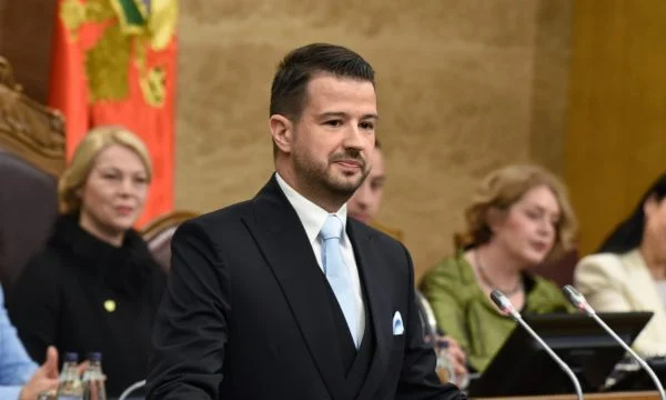 Presidenti malazez kthen ligjin e dhënies së Plazhit të Madh të Ulqinit