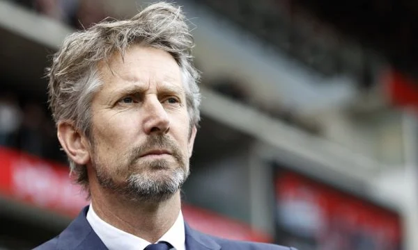 Van der Sar shtrihet me urgjencë në spital, pësoi hemorragji rreth trurit