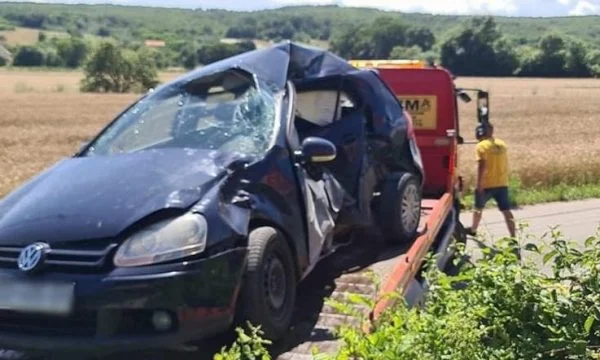 Vdiq një person, dalin detaje për aksidentin mes trenit dhe veturës në Klinë