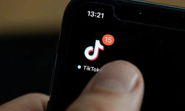 TikTok-u alarmon Policinë e Kosovës, intervenimi parandalon  një vetëvrasje