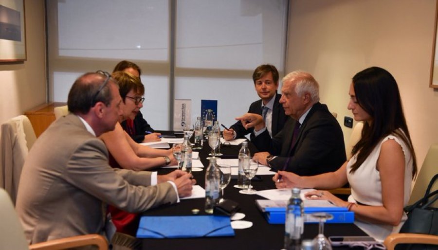 Borrell  po lobon edhe për Kosovën, i kërkon Presidentes së BERZH’it mbështetje për Ukrainën dhe  dialogun Kosovë-Serbi 