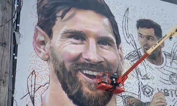 Një mural gjigant për Leo Messin