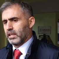 Avokati Besnik Berisha i cili mbron njërin nga policët e akuzuar: Kemi një situatë ku duhet të flasë mjekësia