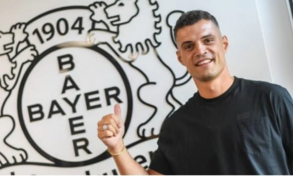 Xhaka tregon se kush e bindi t’i bashkohej Bayer Leverkusen