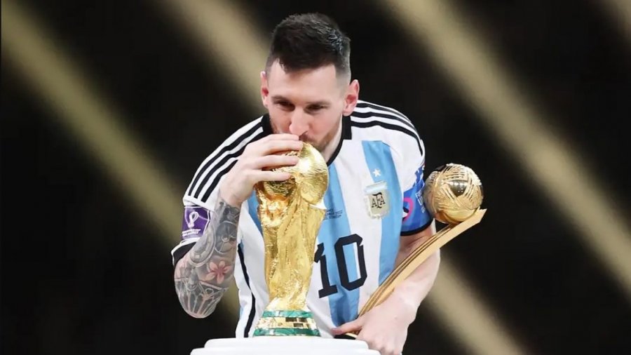 Lionel Messi e trondit gazetarin,   do të pensionohej nëse Argjentina nuk do të kishte fituar Kupën e Botës