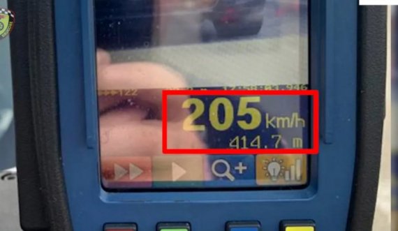 Me 205 km/ orë në Rrugën e Kombit/ Policia këshillon pushuesit kosovarë: Mos shpejtoni të arrini detin, duke rrezikuar jetën 