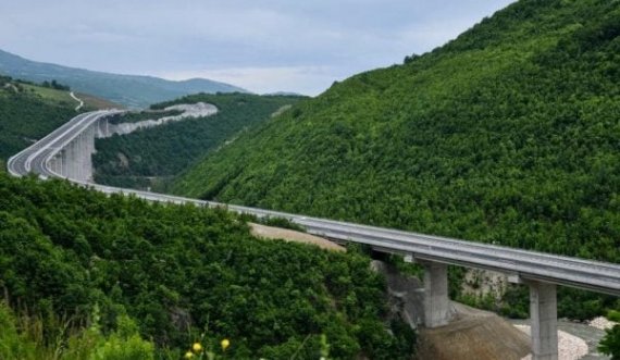 Pushoni dhe mos ua mësyni këtyre rrugëve sot dhe nesër, do të jenë të bllokuara  për qarkullim