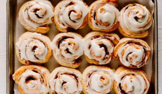 Receta e Pepës: Role me kanellë (Cinnamon Rolls)