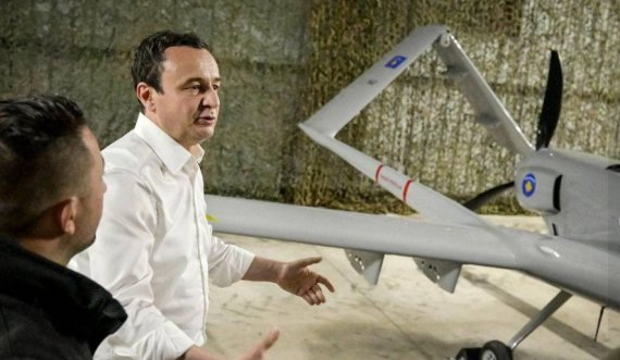 Kryeministri Kurti i prezanton dronët e blerë nga Turqia