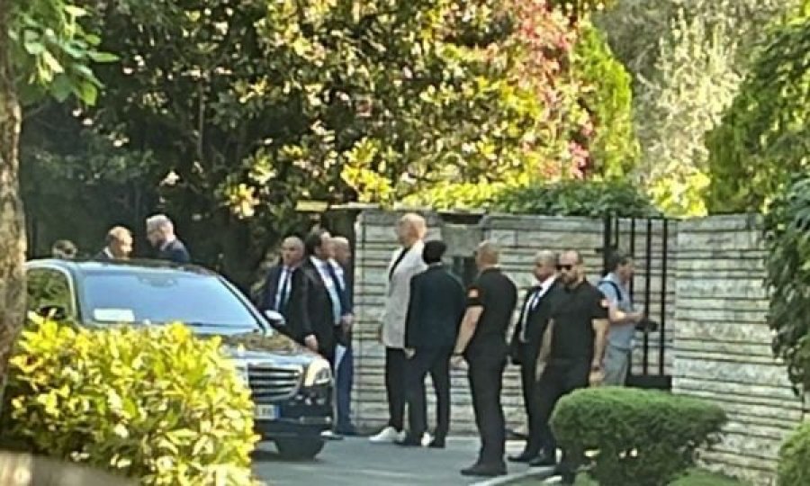 Përfundon takimi mes liderëve të Ballkanit në Tiranë