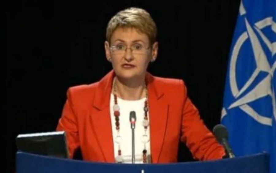 Pas 13 vitesh në detyrë Oana Lungescu i jep lamtumirën NATO-s