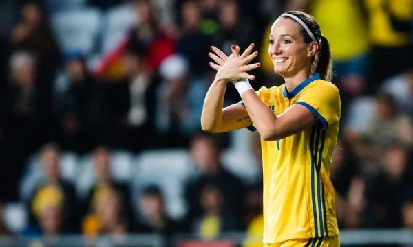 Kosovare Asllani, ambasadorja e shqiptarëve në Botërorin e grave