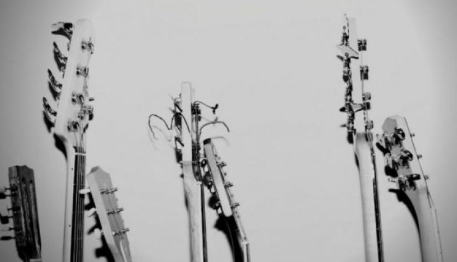 Ja pse talibanët djegin instrumentet muzikore