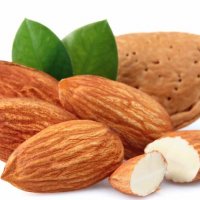 Bajamet janë të pasura me magnez, kalium, fibër dhe proteinë