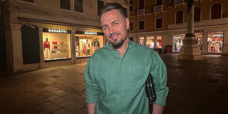 Blero fotografohet si model në Itali, 