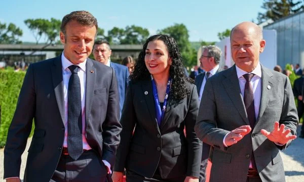 Macron: Javën e ardhshme do të ketë vendime të qarta në Veriun e Kosovës