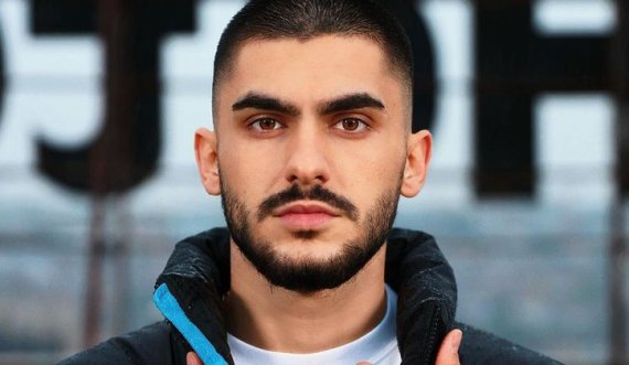 Butrint Imeri marton vëllain, merr vëmendjen me pamjen e tij