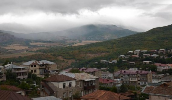 Nga konflikti në zgjidhje: Dinamika gjeopolitike lundruese në kërkimin e paqes në Nagorno-Karabakh