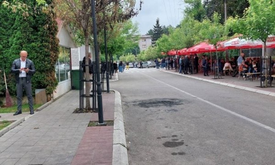 Rakiq e Simiq nuk i ndahen protestuesve në Zveçan