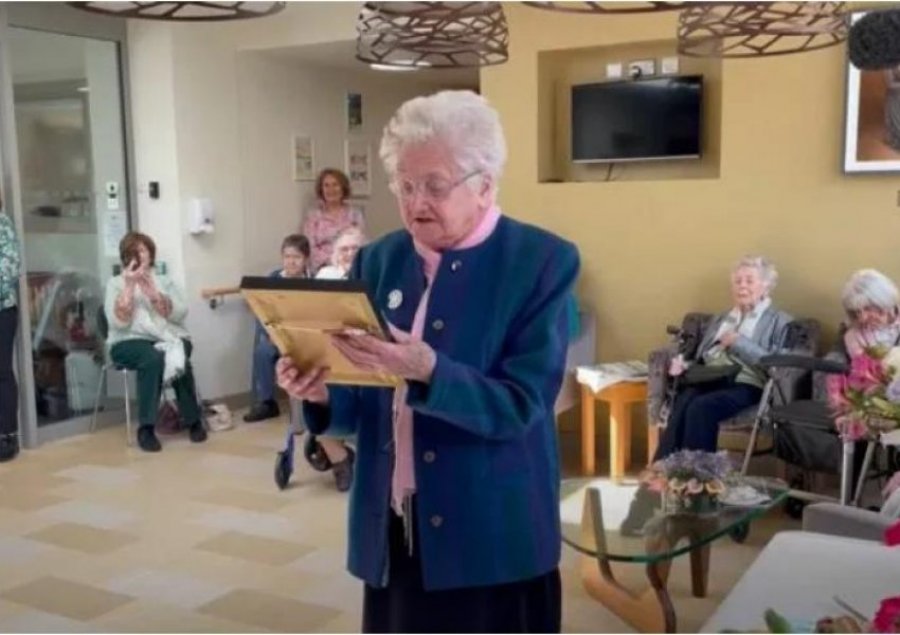Gruaja më e vjetër në Irlandë tregon sekretin e jetëgjatësisë së saj