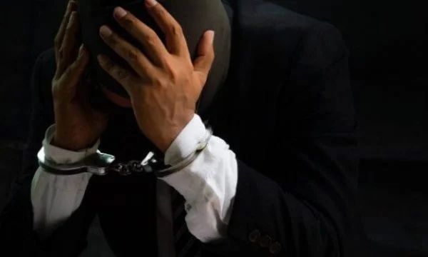 Arrestohet “Baba Sheh” i fshatit Bec për dhunë në familje, dyshohet se i rrahu nënën dhe motrën
