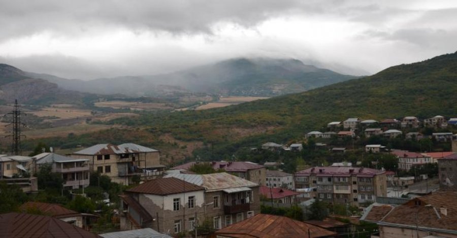 Nga konflikti në zgjidhje: Dinamika gjeopolitike lundruese në kërkimin e paqes në Nagorno-Karabakh